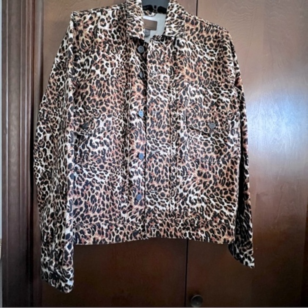 ASOS Leopard Print Jean Jacket NWOT Size Medium. Retail $72